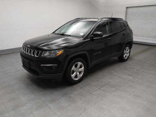 Diamond Black Crystal Pearlcoat 2019 Jeep Compass Latitude