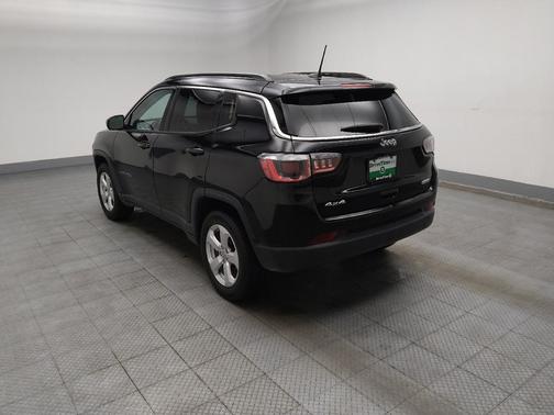 Diamond Black Crystal Pearlcoat 2019 Jeep Compass Latitude