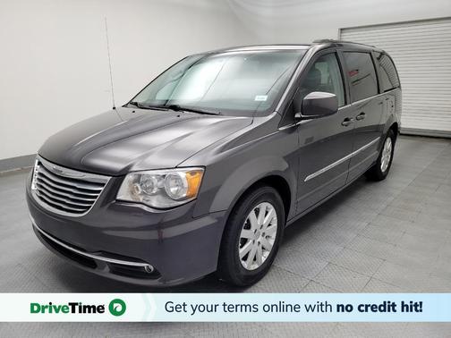 2016 Chrysler Town & Country Touring