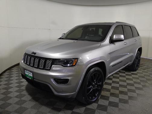 Billet Silver Metallic Clearcoat 2021 Jeep Grand Cherokee Laredo