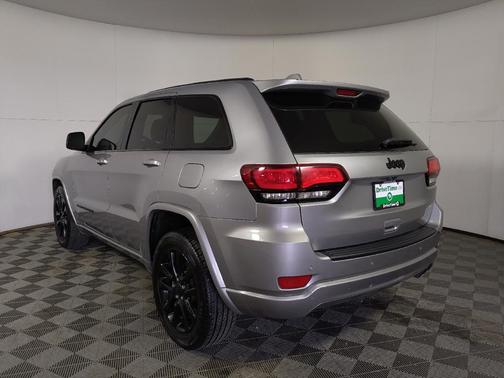 Billet Silver Metallic Clearcoat 2021 Jeep Grand Cherokee Laredo