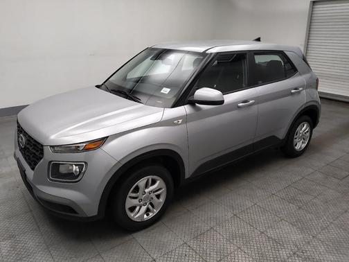 Stellar Silver 2021 Hyundai VENUE SE