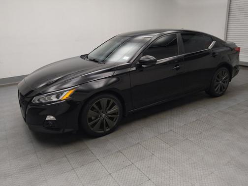 2022 Nissan Altima SR Intelligent AWD