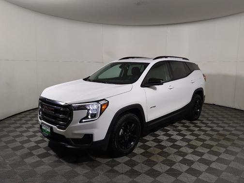 Summit White 2022 GMC Terrain AWD AT4