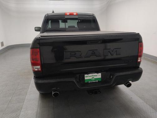 2017 RAM 1500 Night Crew Cab 4x4 5'7' Box