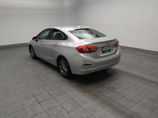 Silver Ice Metallic 2018 Chevrolet Cruze LT
