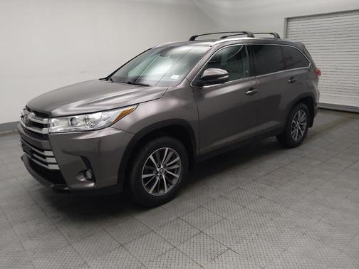 Predawn Gray Mica 2019 Toyota Highlander XLE