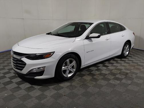 Summit White 2023 Chevrolet Malibu FWD 1LT