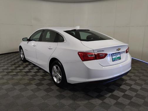 Summit White 2023 Chevrolet Malibu FWD 1LT