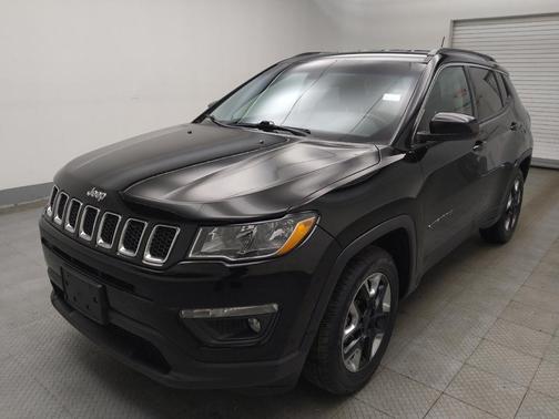 Diamond Black Crystal Pearlcoat 2018 Jeep Compass Latitude