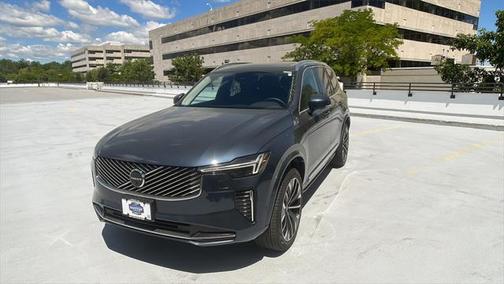 2025 Volvo XC90 B6 Plus 7-Seater