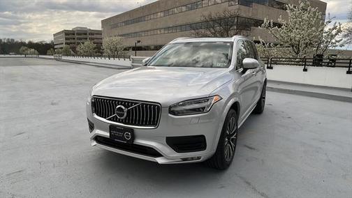 2022 Volvo XC90 T5 Momentum