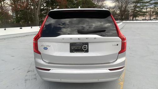 2022 Volvo XC90 T5 Momentum
