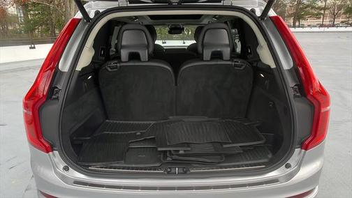2022 Volvo XC90 T5 Momentum