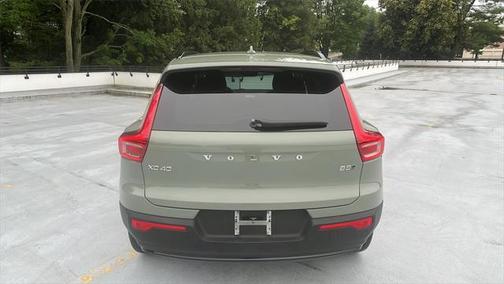 2023 Volvo XC40 B5 Plus Dark Theme