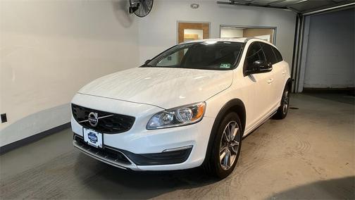 2018 Volvo V60 Cross Country T5