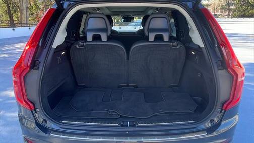 2022 Volvo XC90 T5 Momentum
