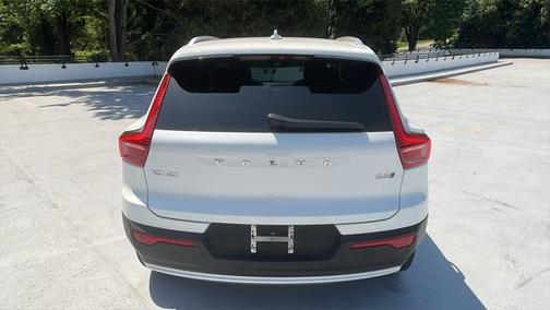 2023 Volvo XC40 B5 Plus Bright Theme