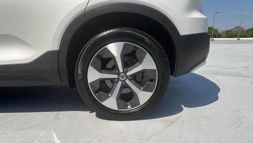 2023 Volvo XC40 B5 Plus Bright Theme