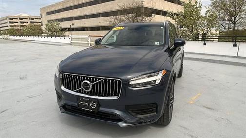 2022 Volvo XC90 T5 Momentum