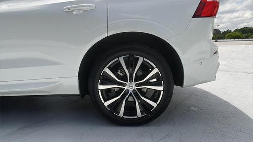 2025 Volvo XC60 Plus