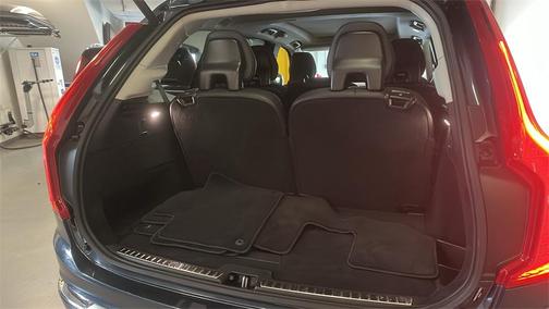 2025 Volvo XC90 B5 Core