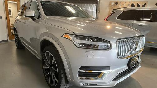 2024 Volvo XC90 B5 Plus Bright Theme