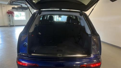 2022 Audi Q7 45 Premium Plus