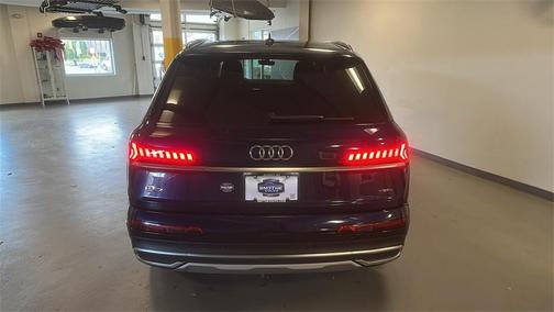 2022 Audi Q7 45 Premium Plus