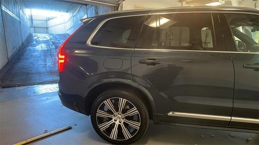 2024 Volvo XC90 Recharge Plug-In Hybrid T8 Ultimate Bright Theme 7-Seater