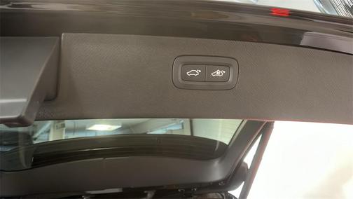 2025 Volvo XC90 B5 Core