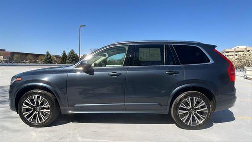 2022 Volvo XC90 T5 Momentum