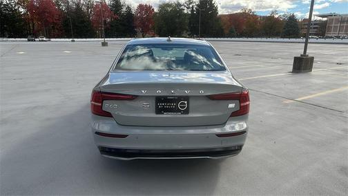 2024 Volvo S60 Recharge Plug-In Hybrid T8 Plus Dark Theme