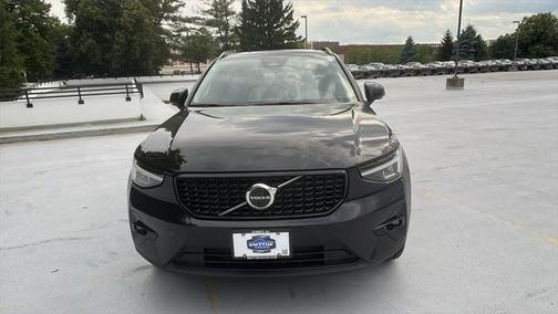2025 Volvo XC40 B5 Plus Dark Theme