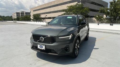 2026 Volvo XC40 B5 Ultra