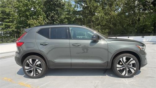 2026 Volvo XC40 B5 Ultra