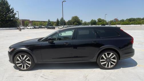 2024 Volvo V90 Cross Country B6 Ultimate