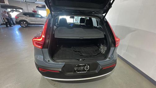 Thunder Grey Metallic 2023 Volvo XC40 B5 Core