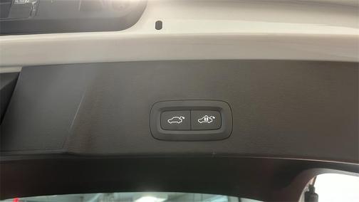 2023 Volvo XC40 B5 Plus Dark Theme