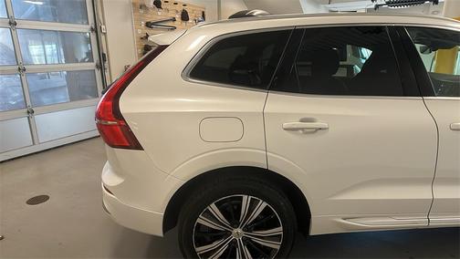 2022 Volvo XC60 B6 Inscription