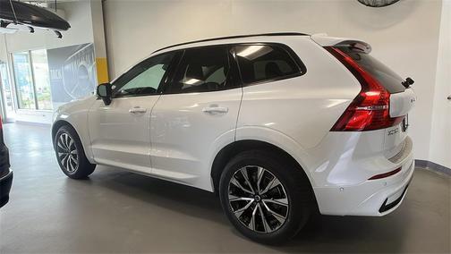 2024 Volvo XC60 B5 Plus Dark Theme