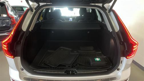 2024 Volvo XC60 B5 Plus Dark Theme