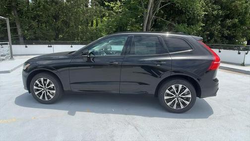 2025 Volvo XC60 B5 Core