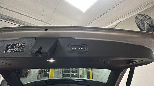 2025 Volvo V60 Cross Country Plus, B5 AWD Gas (mild hybrid)