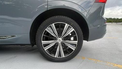 2023 Volvo XC60 B6 Ultimate Bright Theme