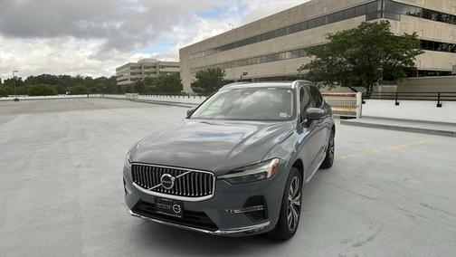 2023 Volvo XC60 B6 Ultimate Bright Theme