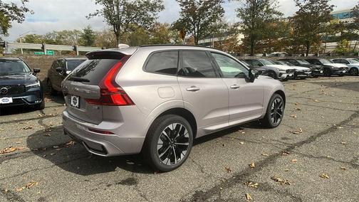 2026 Volvo XC60 B5 Plus