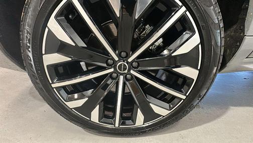 Vapour Grey Metallic 2026 Volvo XC90 Plus, B6 AWD Gas (mild hybrid), Gasoline, Bright, 7 Seats