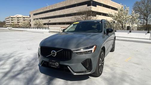 2023 Volvo XC60 B5 Plus Dark Theme