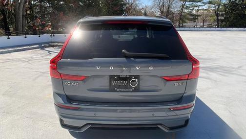 2023 Volvo XC60 B5 Plus Dark Theme